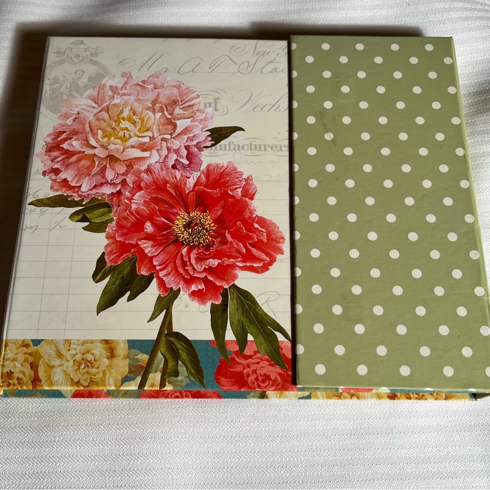 Weekly Organizer Paula Scaletta